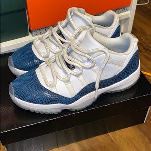 Jordan 11 low navy snake skin